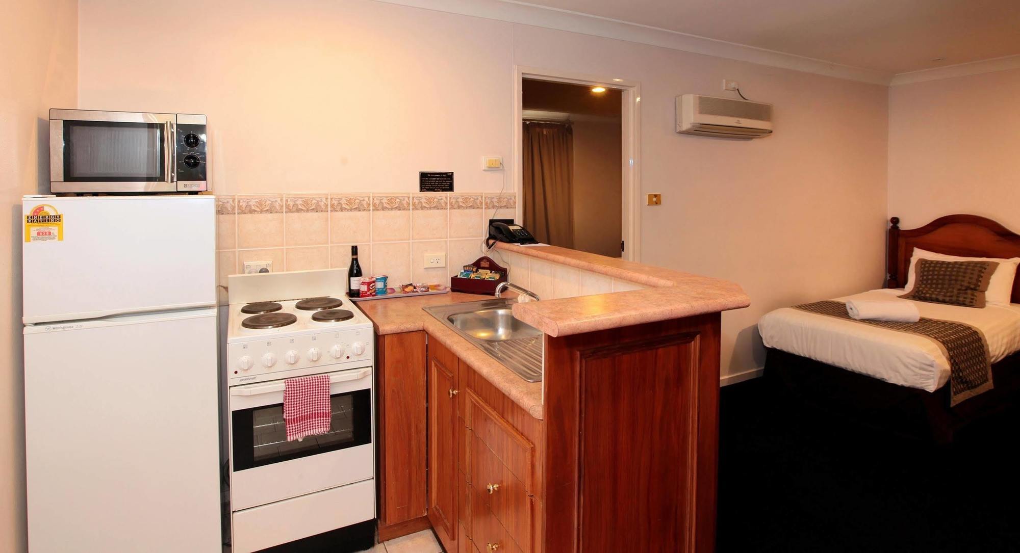 Best Western Ambassador Motor Inn & Apartments Wagga Wagga Zewnętrze zdjęcie